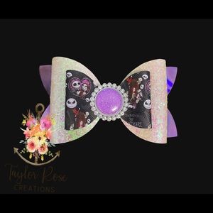 SOLD—— Nightmare before Christmas bow 🎃